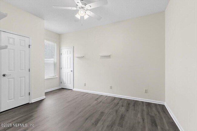 Building Photo - 8884 Hampton Landing Dr E