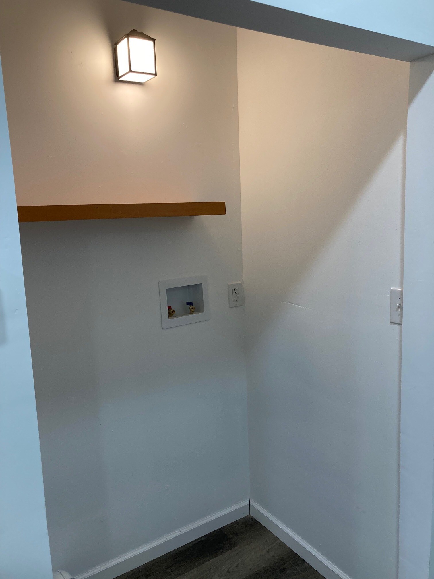 Building Photo - 333 Ann St