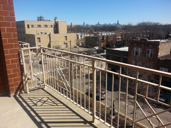 Building Photo - 3300 W Irving Park Rd