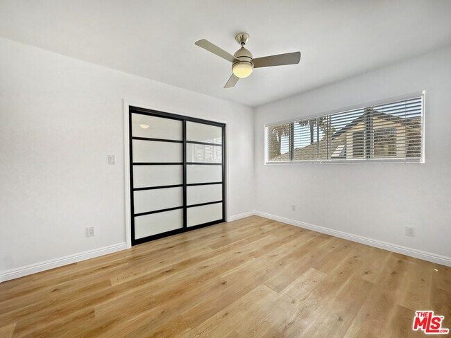 Building Photo - 2841 S Sycamore Ave