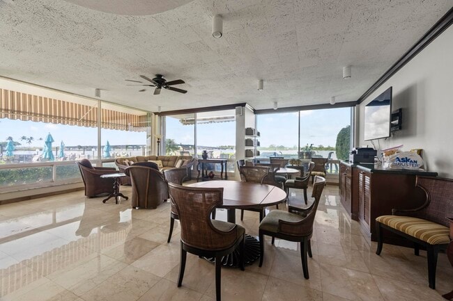 Building Photo - 2840 S Ocean Blvd