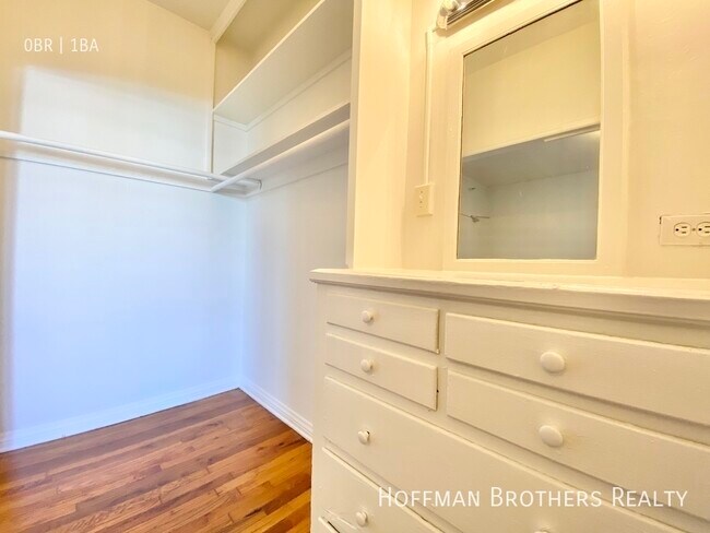 Building Photo - 836 Sanborn Ave