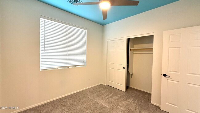 Building Photo - 4927 W Magdalena Ln