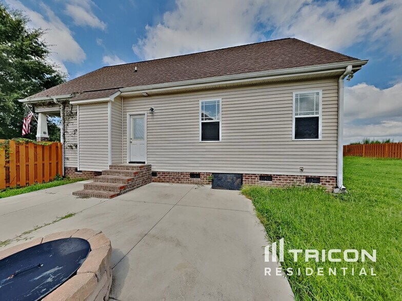 Building Photo - 105 Braddock Dr