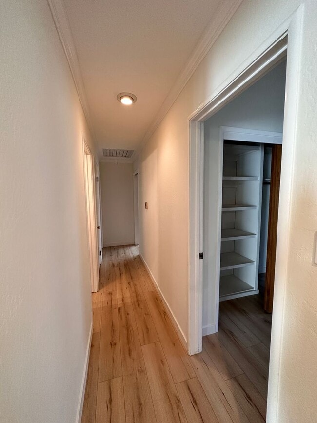 Building Photo - Three bedroom home