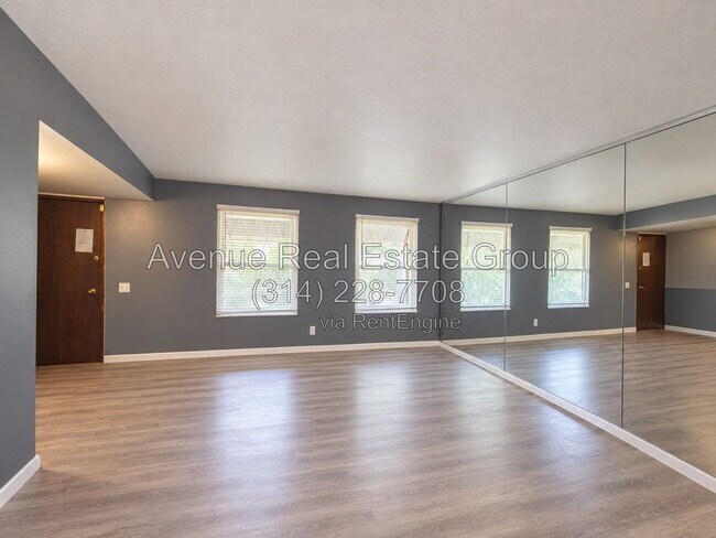 Building Photo - 2554 Dukeland Dr