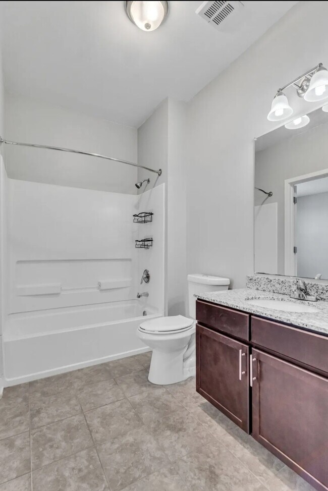 Building Photo - 1118 Litton Ave