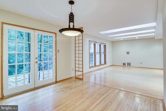 Building Photo - This elegant and unique three-level split ...