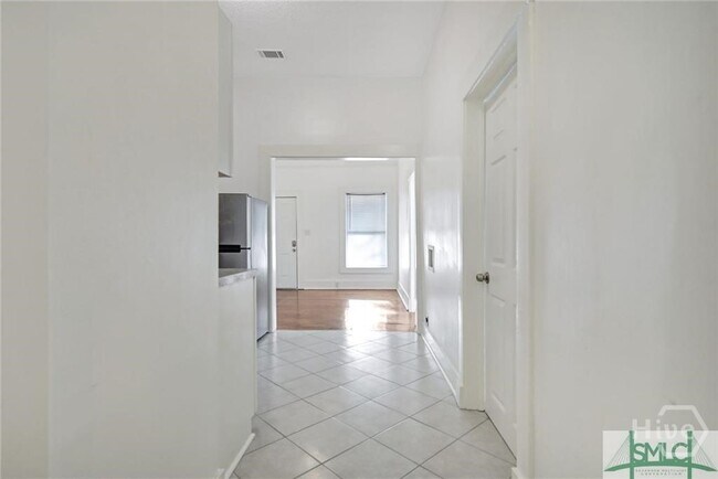 Building Photo - 1011 W Waters Dr