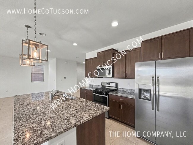 Building Photo - 7108 S Via Gaucho Viejo