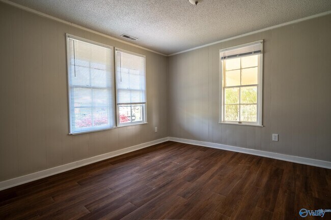 Building Photo - 2208 Old Gurley Pike