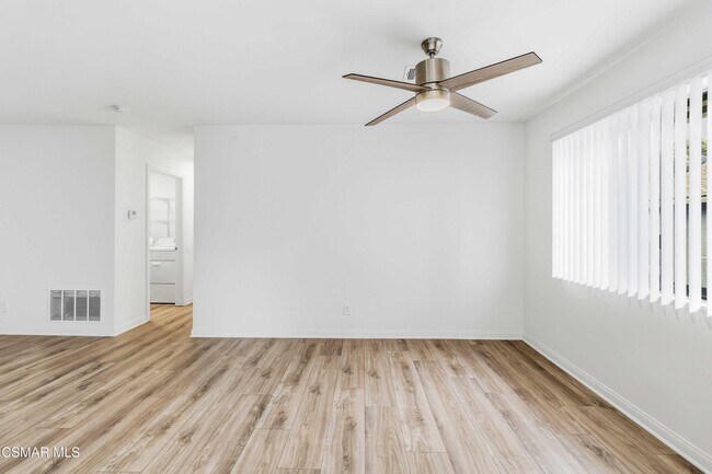 Building Photo - 2678 La Paloma Cir