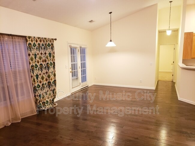 Building Photo - 905 Weatherside Ct