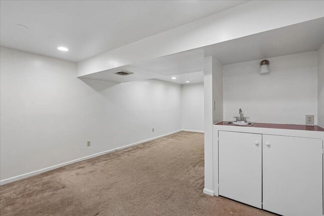 Building Photo - Immediate move-in at Goshen Village