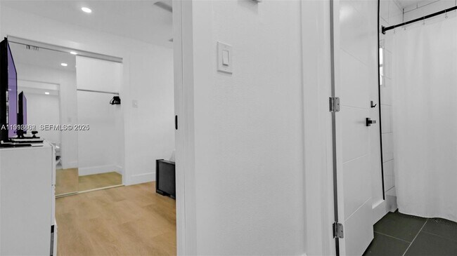 Building Photo - 32 SW 9th St