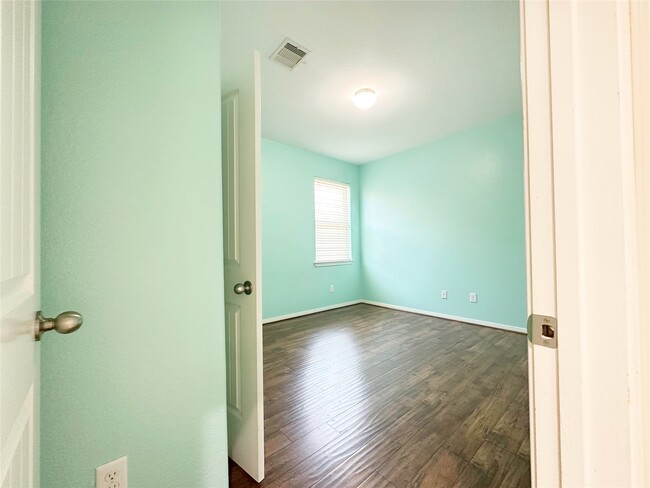 Building Photo - 18514 Magnolia Dell Dr