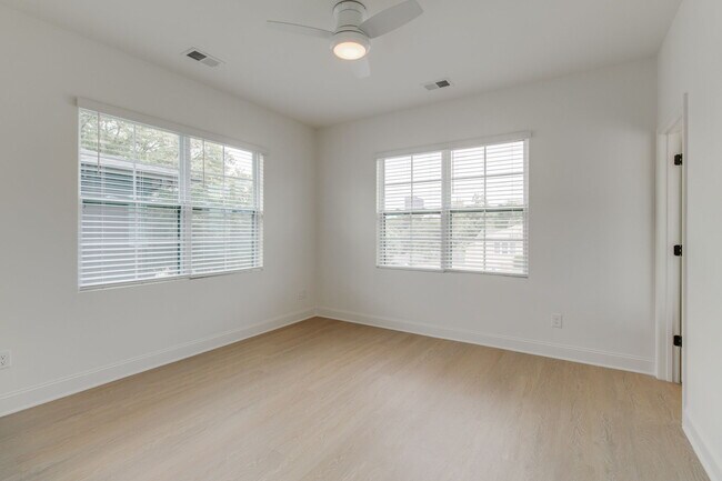 Building Photo - 1410 Barnwell St
