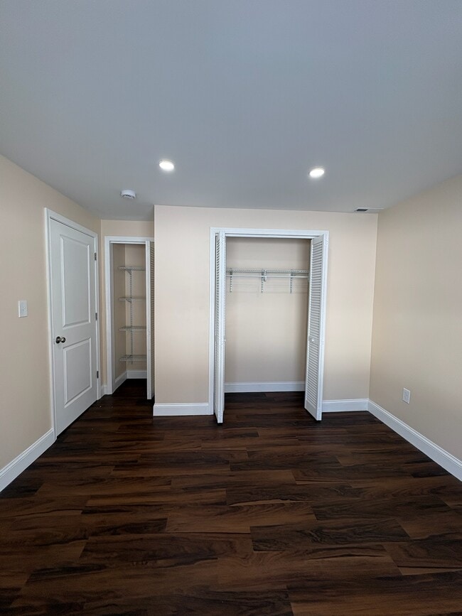 Building Photo - 516 Delaware Ave