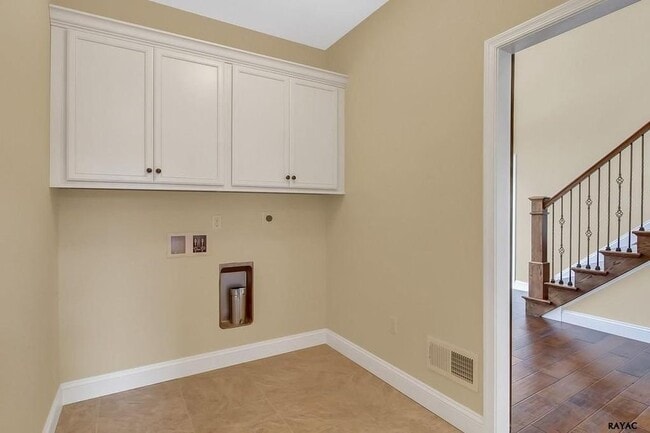 Building Photo - 1518 Guildford Ln