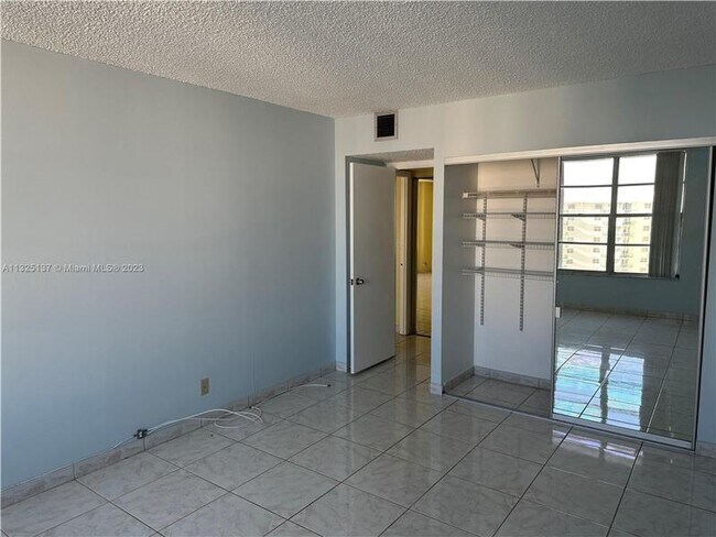 Building Photo - 3800 S Ocean Dr
