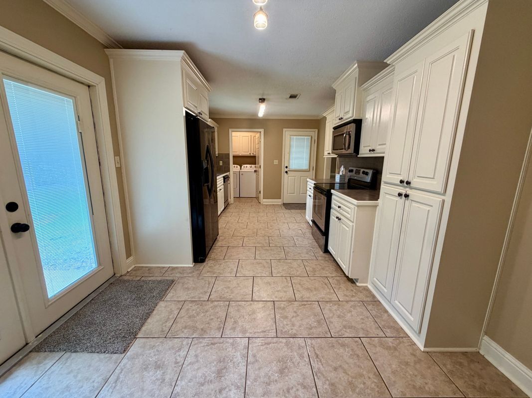 Building Photo - 106 Hickory Dr