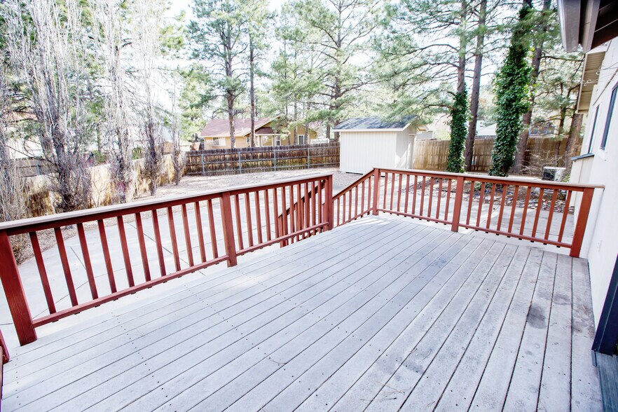 Building Photo - 2562 N Fox Run Dr