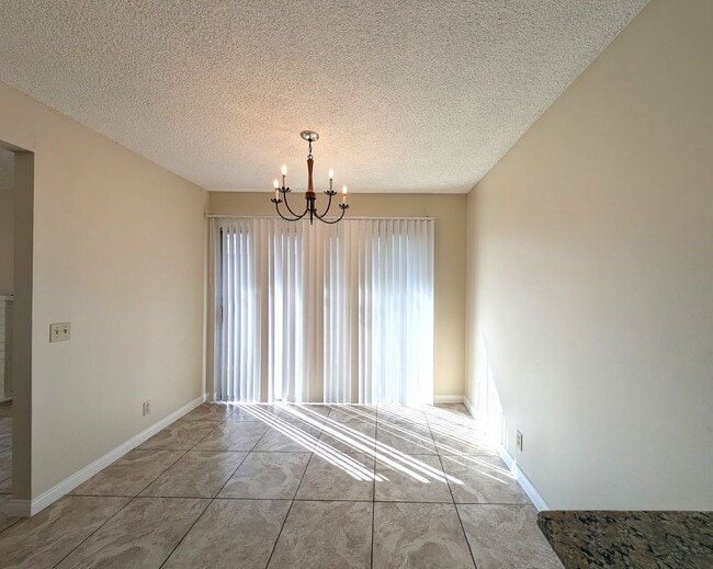 Building Photo - 2 Stories SFR - 4 Bedrooms + 2 Baths.  AVAILABLE NOW!