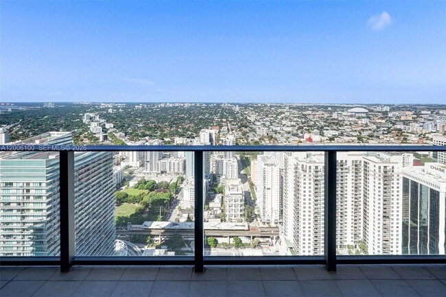 Building Photo - 1000 Brickell Plaza