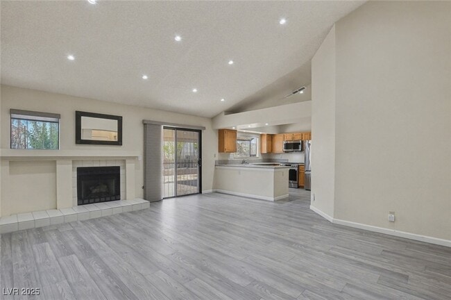 Building Photo - 7951 Aspendale Dr