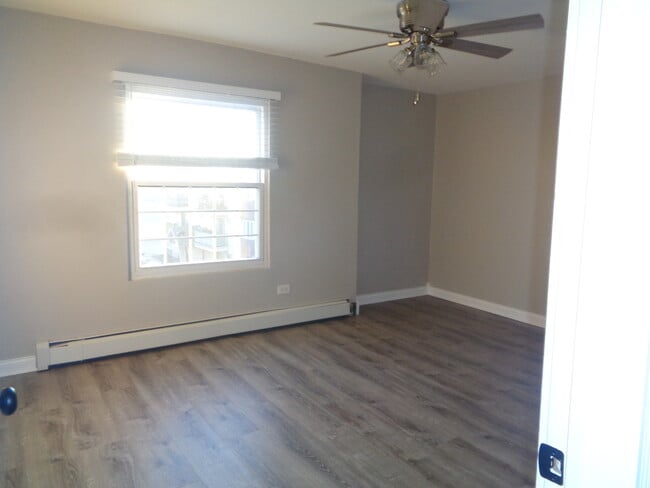 Building Photo - 9435 86th Ct