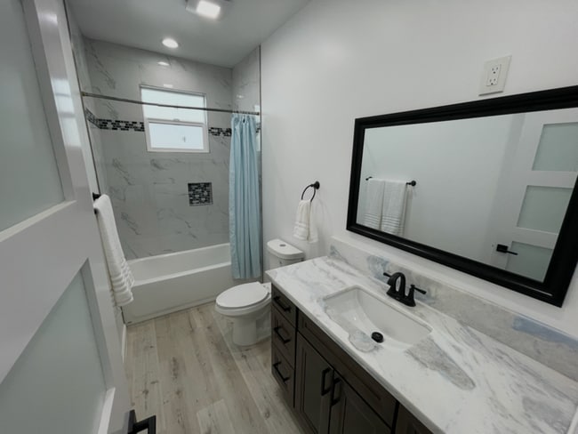 Building Photo - 4327 Clairemont Dr