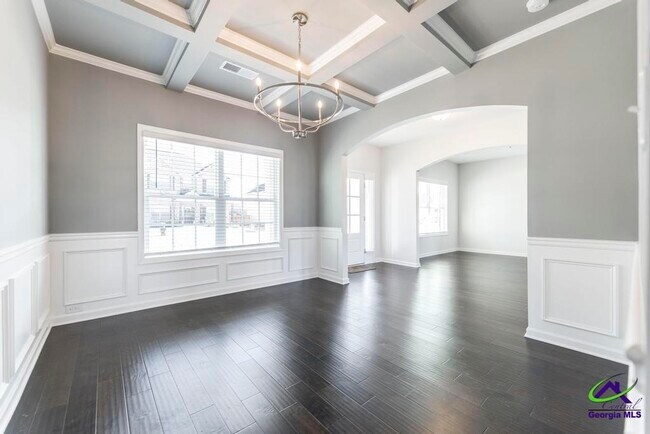 Building Photo - 233 Shoshone Cir