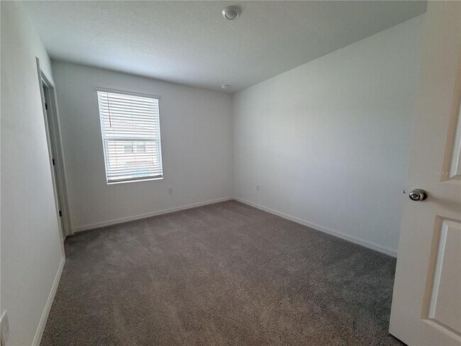 Building Photo - 2946 Skyline Lp