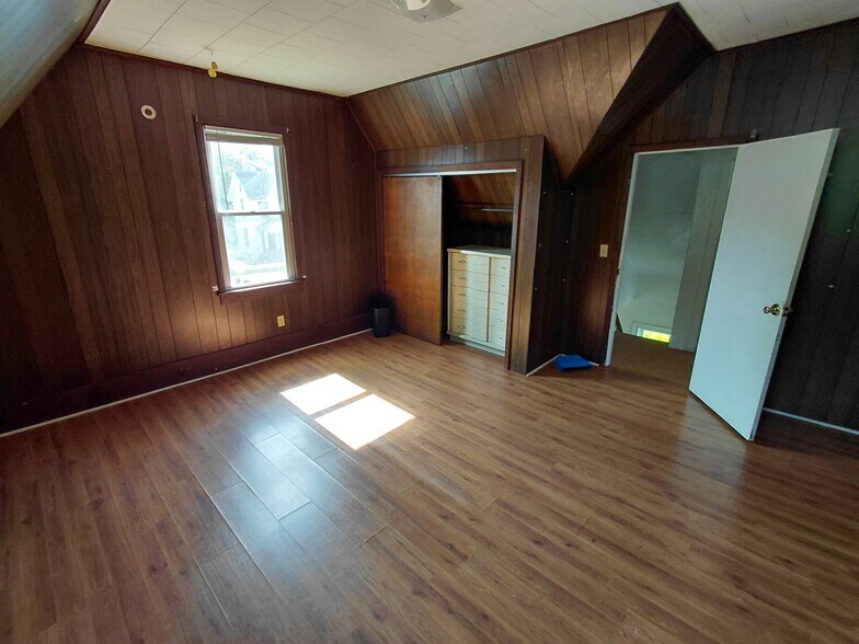 Building Photo - 16 Goethe St