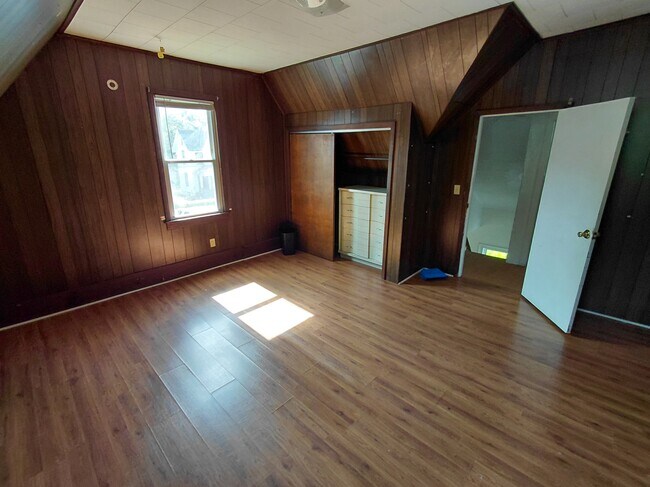 Building Photo - 16 Goethe St