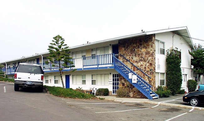 Primary Photo - Pacific Crest Apartments