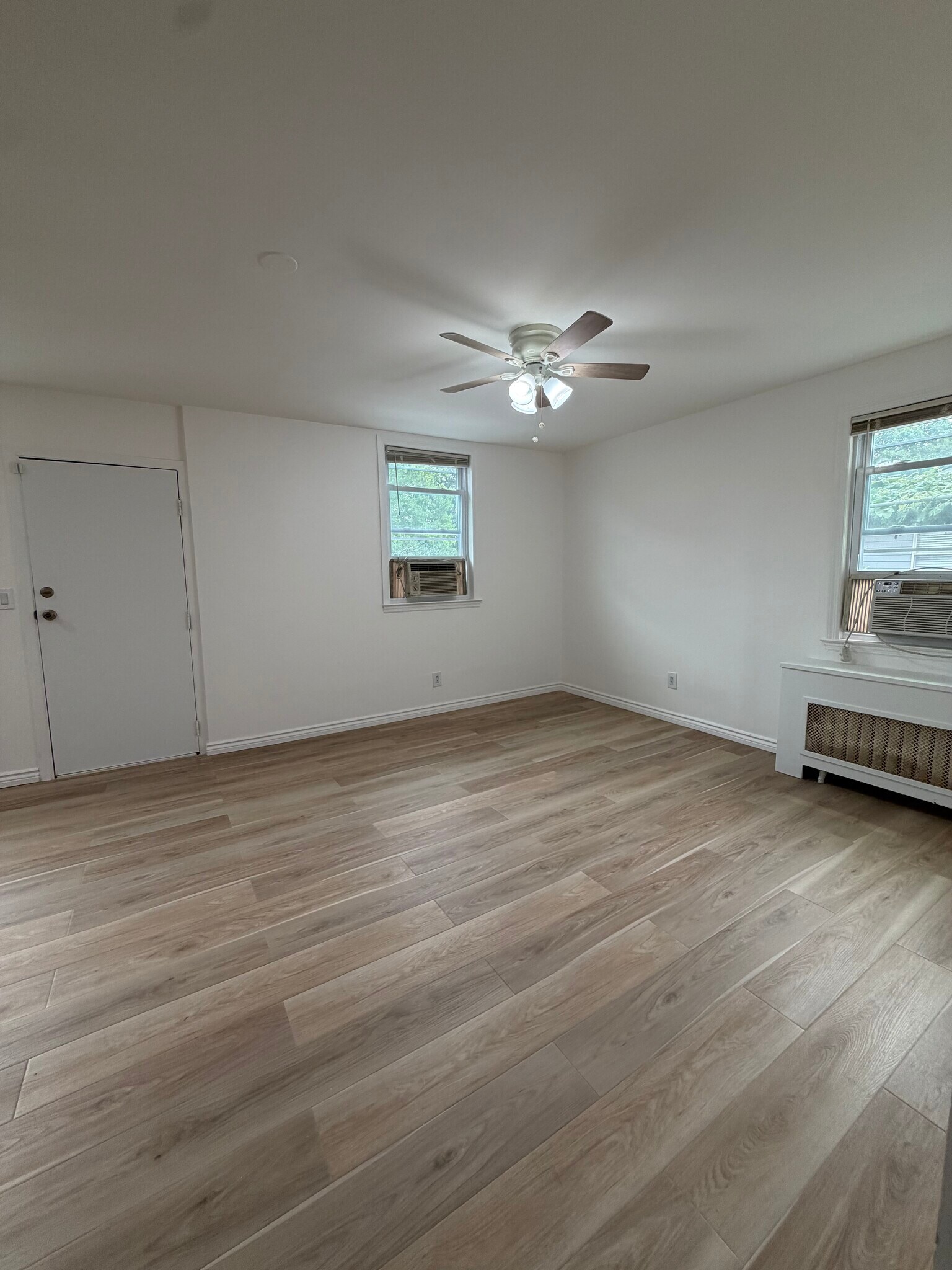 Building Photo - 102 Woodland Ave