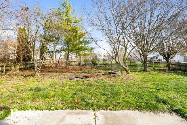 Building Photo - 1636 Cantebury Ln