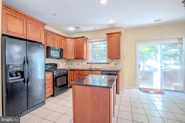 Building Photo - 1311 Blossom Cir