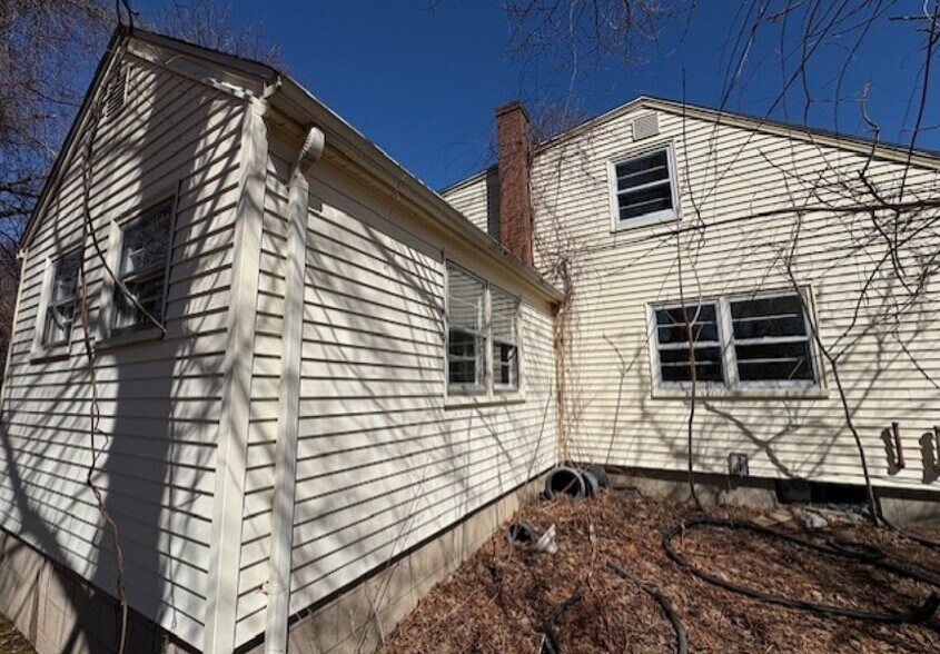 Building Photo - 50 Old West High St