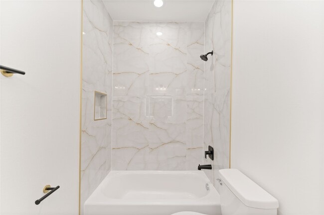 Building Photo - 113 Gans St