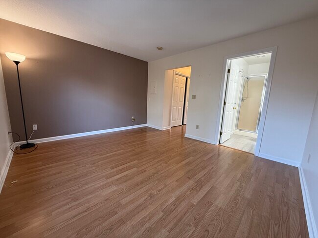 Building Photo - 504 Water Course Row