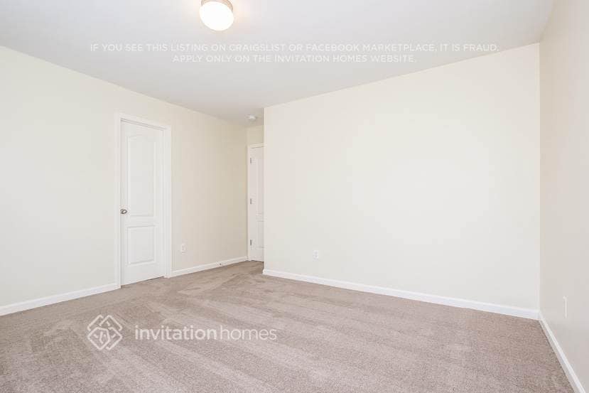 Building Photo - 372 Kyles Cir