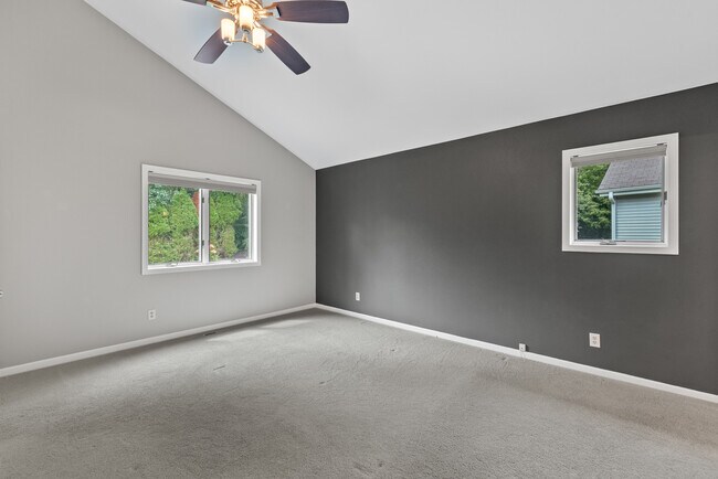 Building Photo - 159 Evergreen Blvd