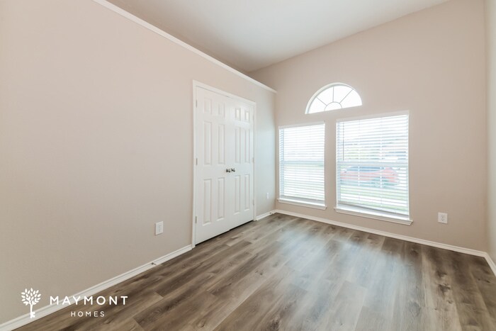 Building Photo - 1724 Green Terrace Dr