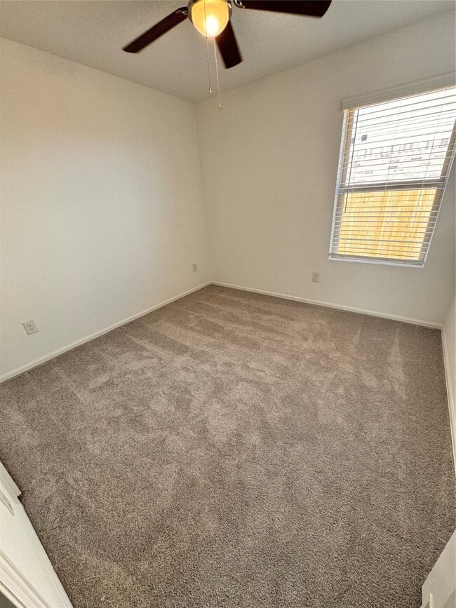 Building Photo - 1315 Millers Pass Dr