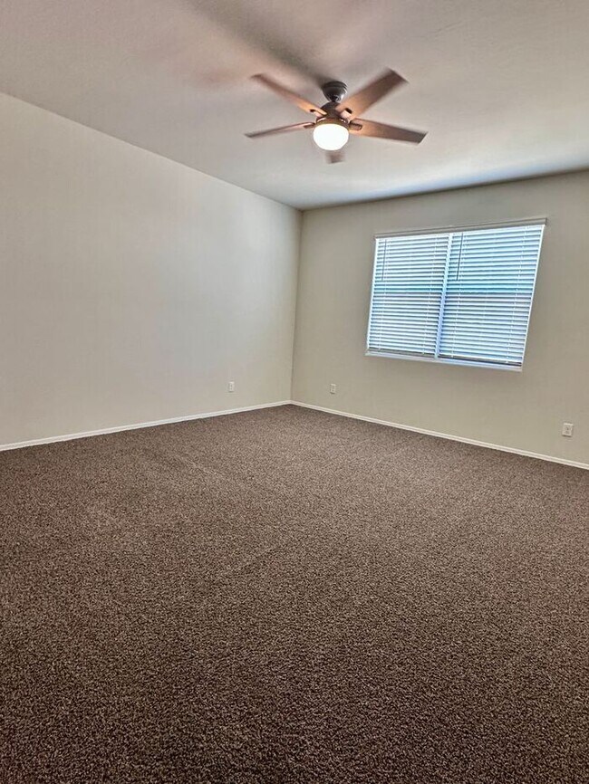 Building Photo - MOVE IN SPECIALS!! Large Backyard with thi...
