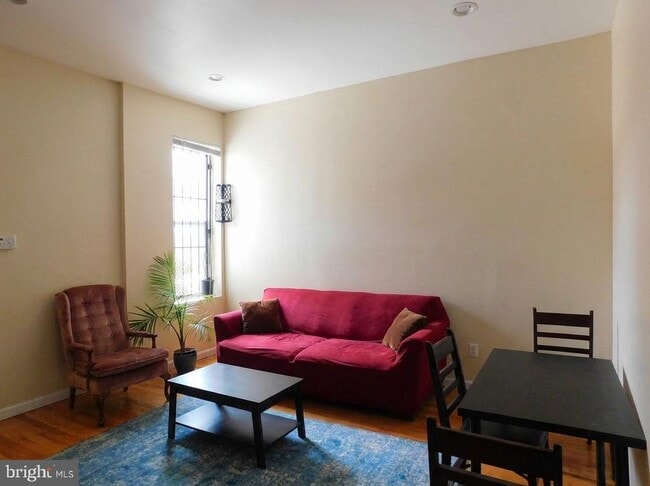 Building Photo - 2025 N Gratz St