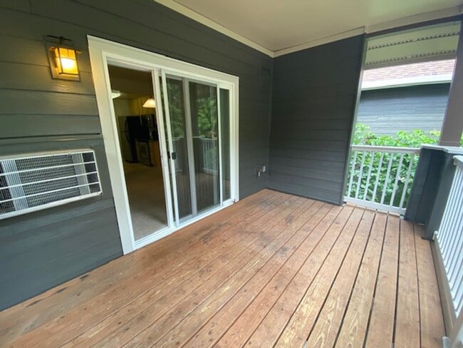 Building Photo - Beautiful Condo off Ellsworth!