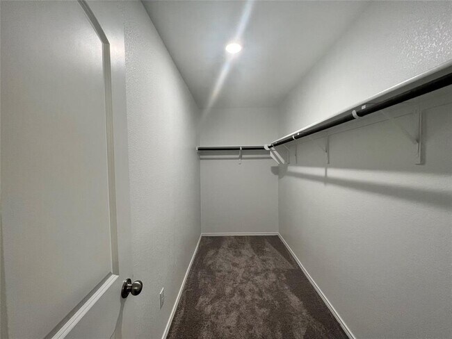 Building Photo - 2053 Cliffbrake Wy